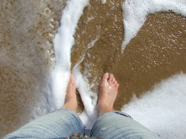 feet in sand